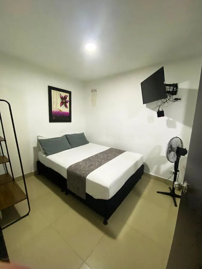33 Hotel Bulerias Medellin
