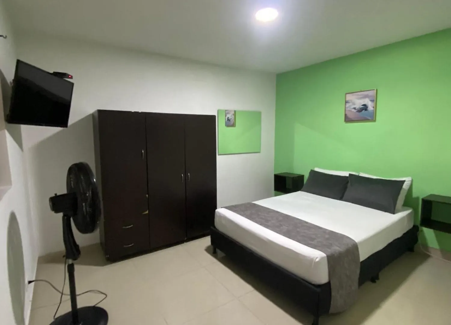 33 Hotel Bulerias Medellin