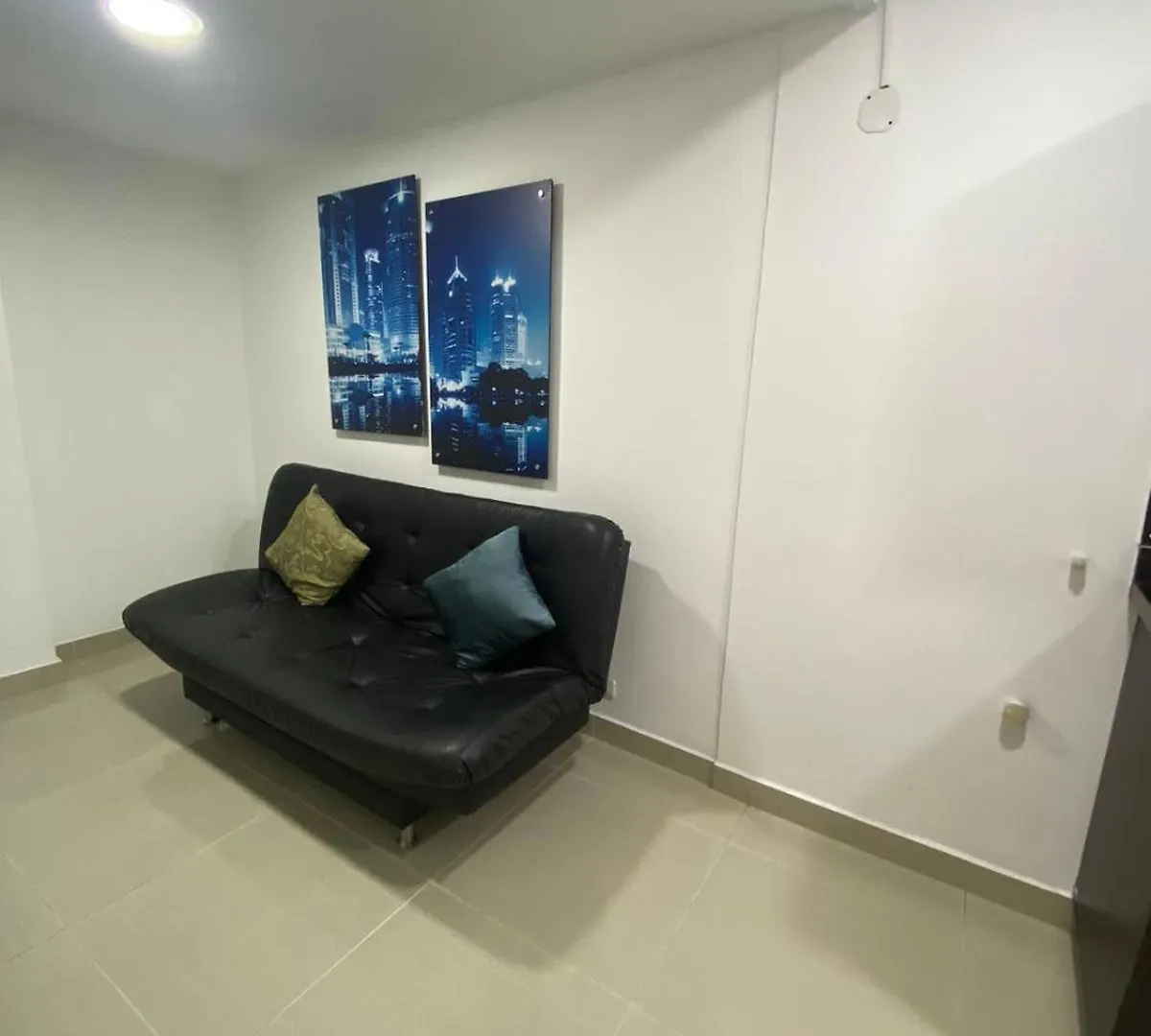 33 Hotel Bulerias Medellin