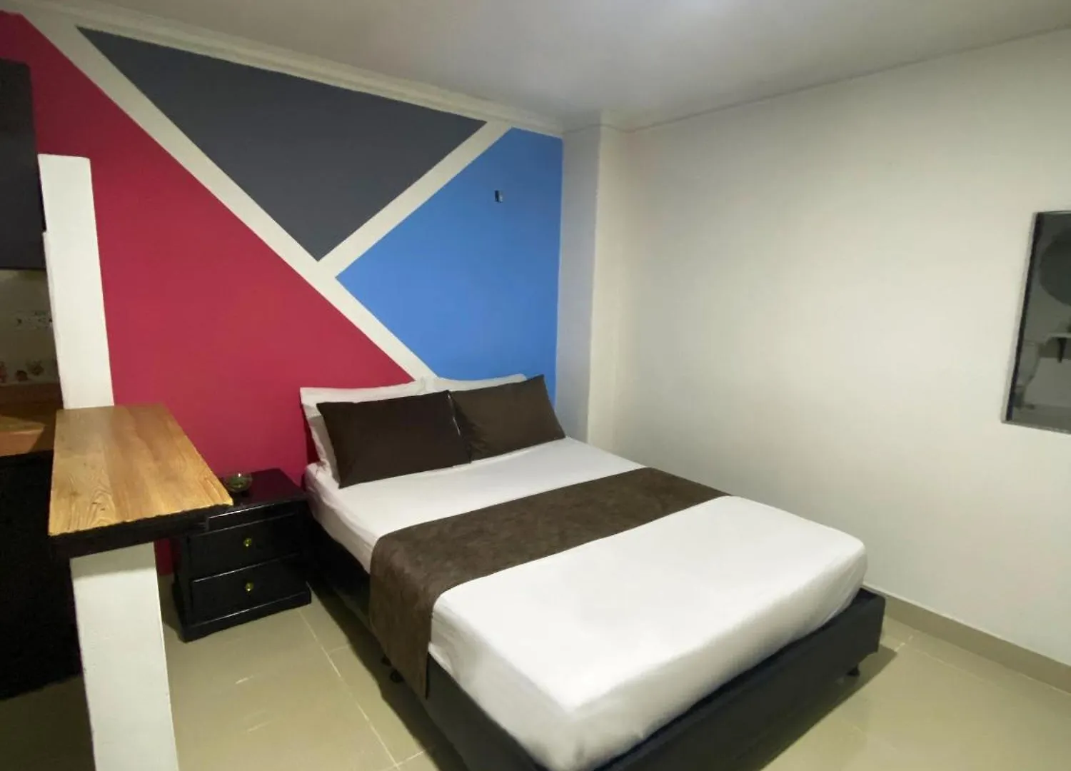 33 Hotel Bulerias Medellin