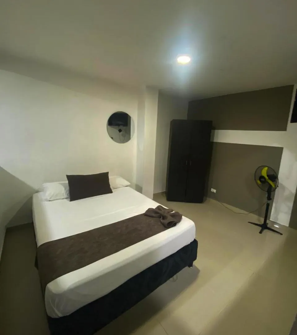 33 Hotel Bulerias Medellin Colombia