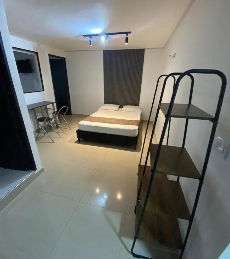 33 Hotel Bulerias Medellin 3*,
