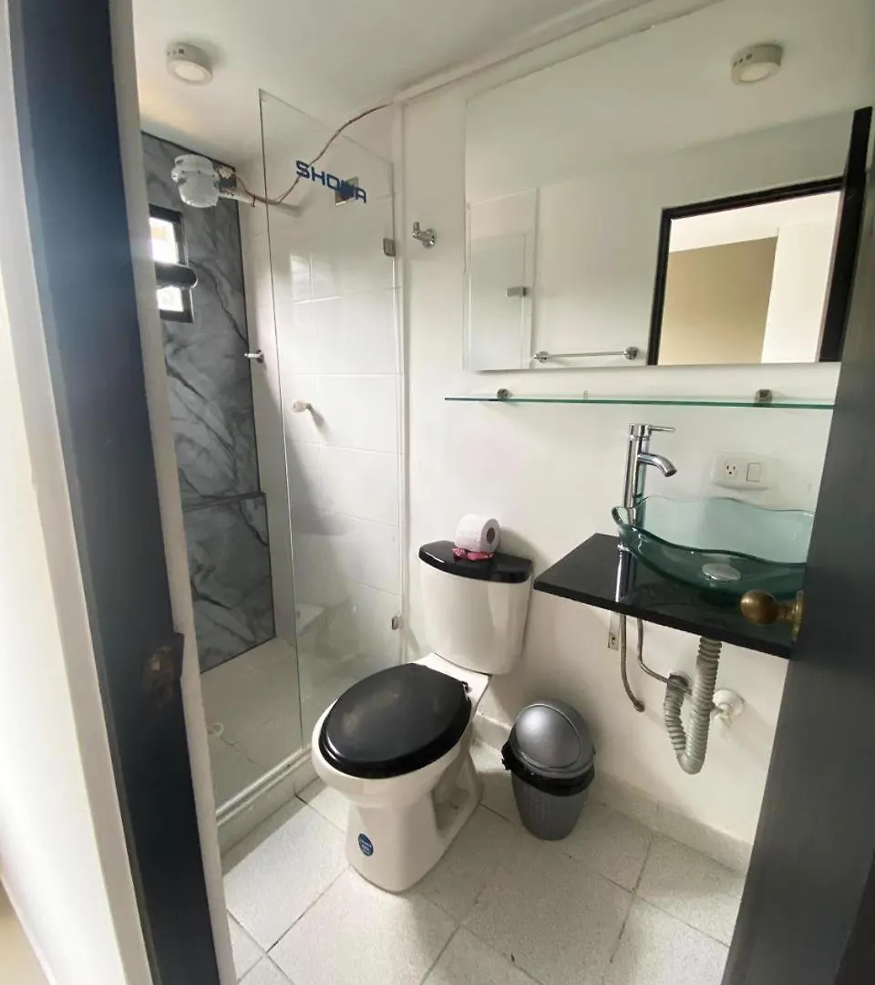 33 Hotel Bulerias Medellin 3*,  Colombia