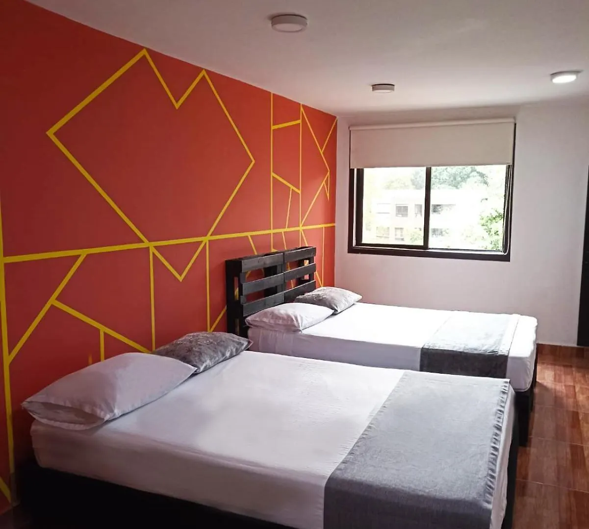 33 Hotel Bulerias Medellin 3*,  Colombia