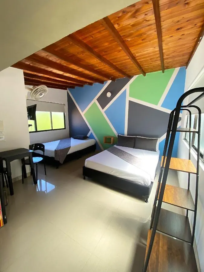 33 Hotel Bulerias Medellín