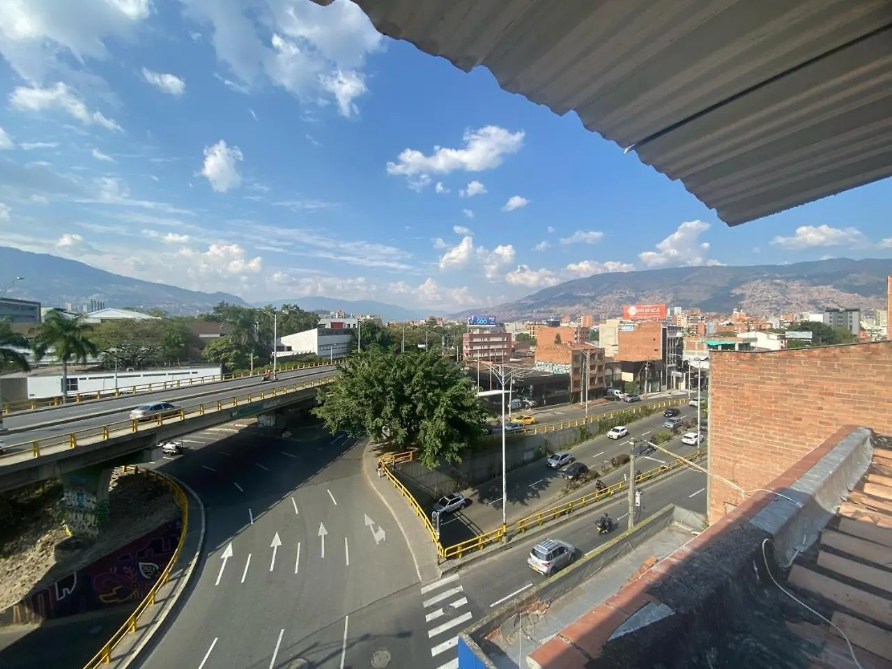33 Hotel Bulerias Medellín