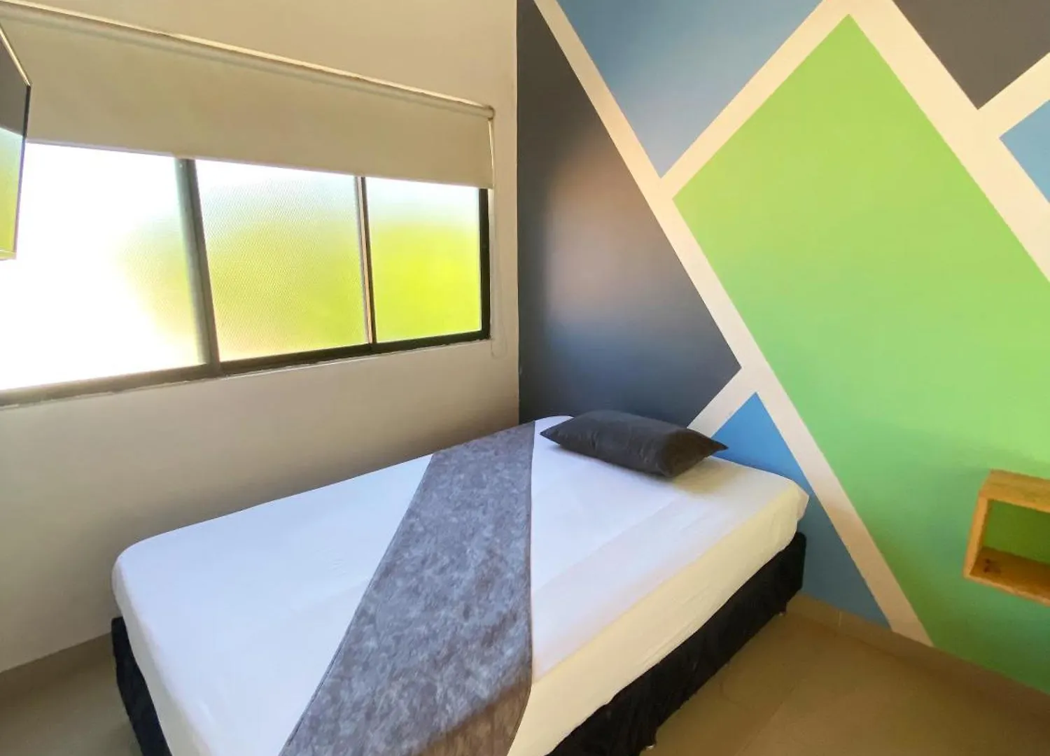 33 Hotel Bulerias Medellin